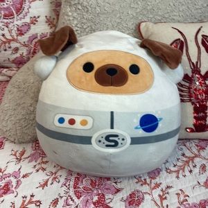 Daryl the astronaut squish-mallow 12”